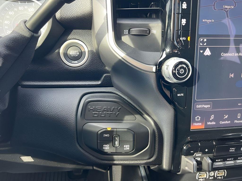 RAM 3500 Big Horn Crew Cab LWB 4WD DRW 2025