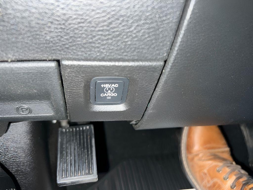 RAM 3500 Big Horn Crew Cab LWB 4WD DRW 2025