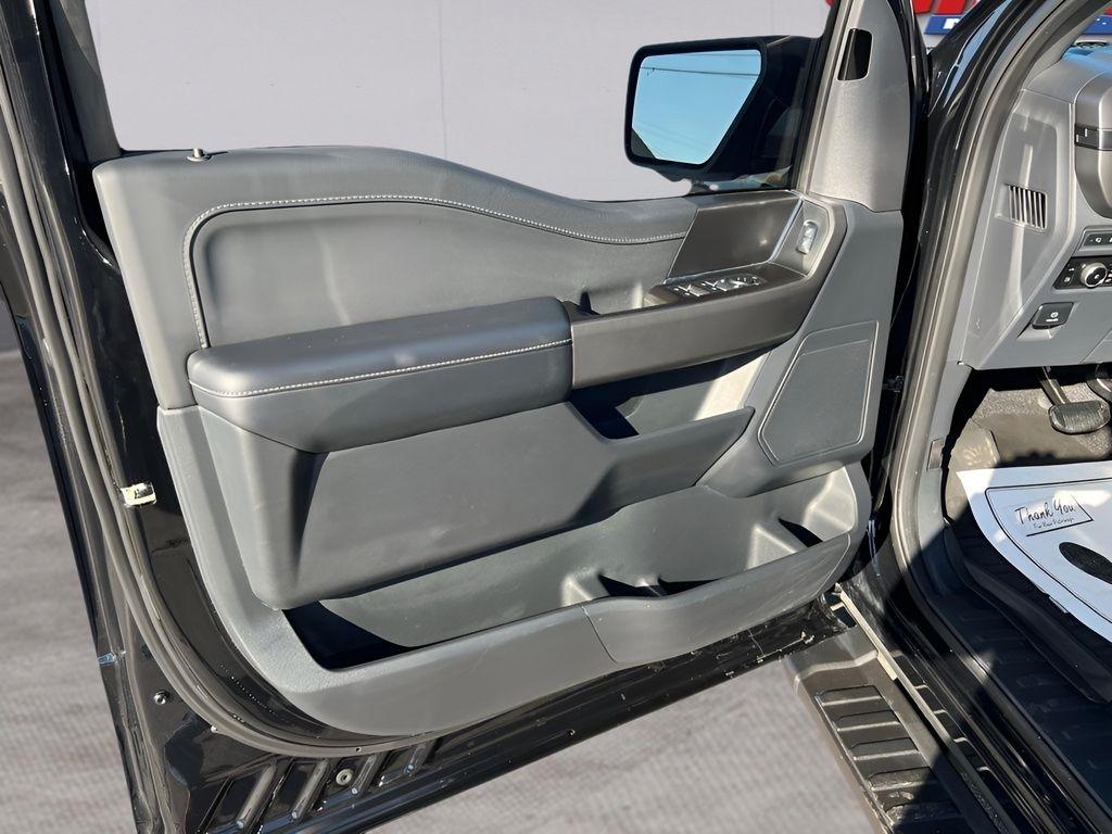 Ford F-150 XLT SuperCrew 4WD 2024