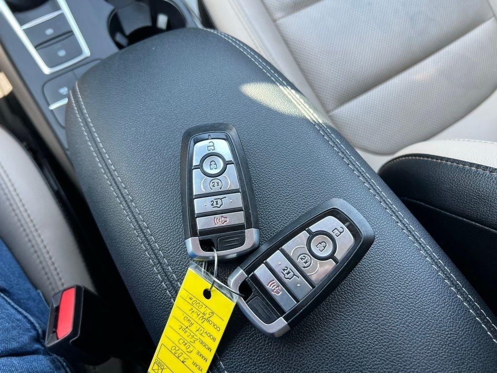 Ford Escape Titanium 4WD 2020