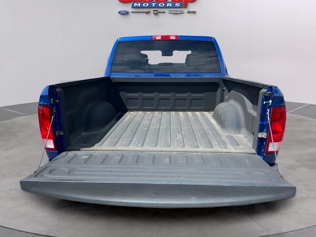 RAM 1500 Tradesman Crew Cab SWB 4WD 2016