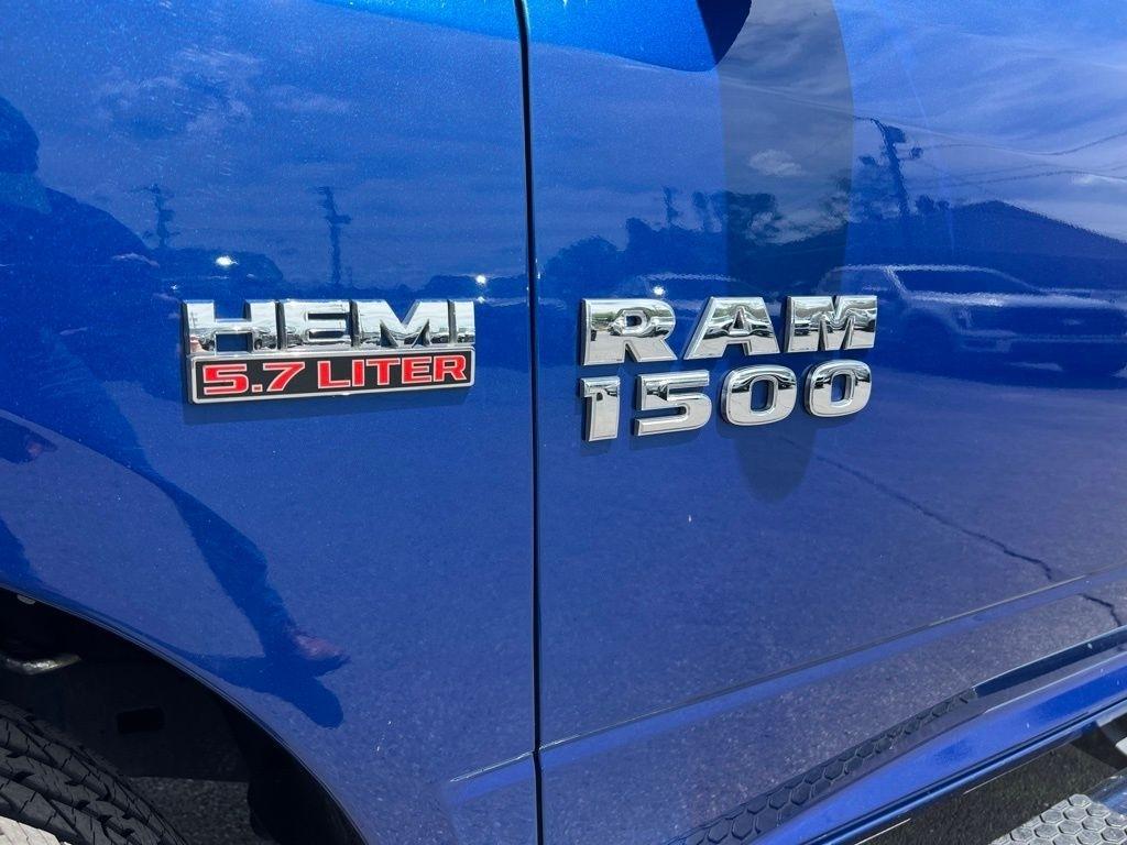 RAM 1500 Tradesman Crew Cab SWB 4WD 2016