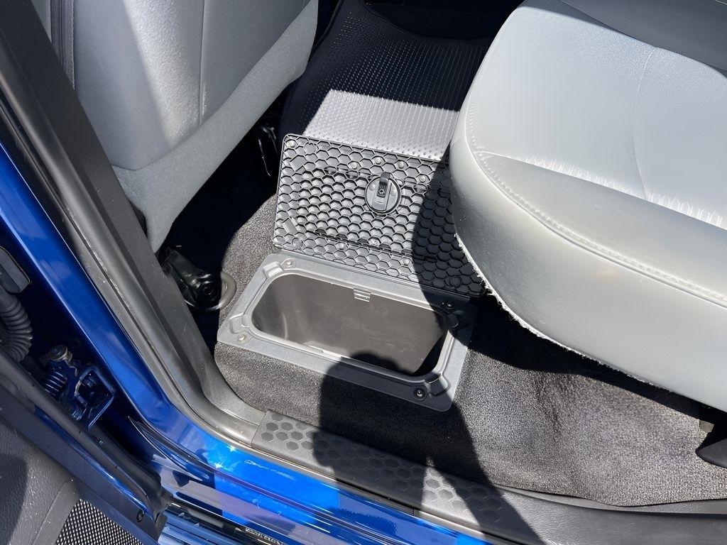 RAM 1500 Tradesman Crew Cab SWB 4WD 2016