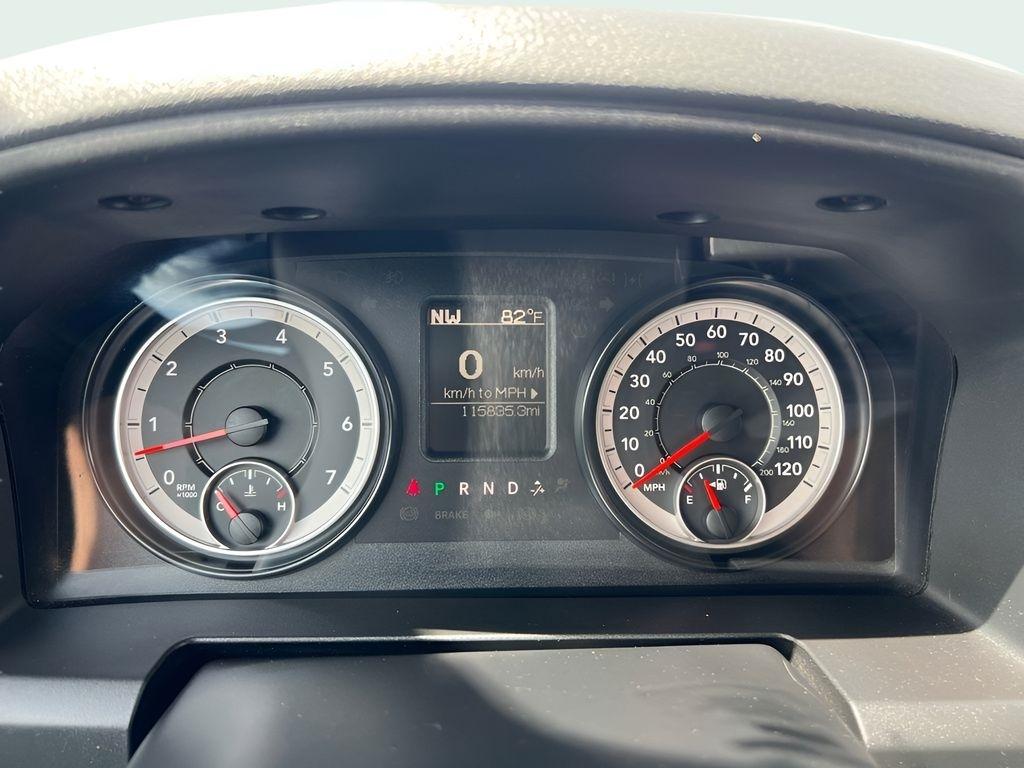 RAM 1500 Tradesman Crew Cab SWB 4WD 2016