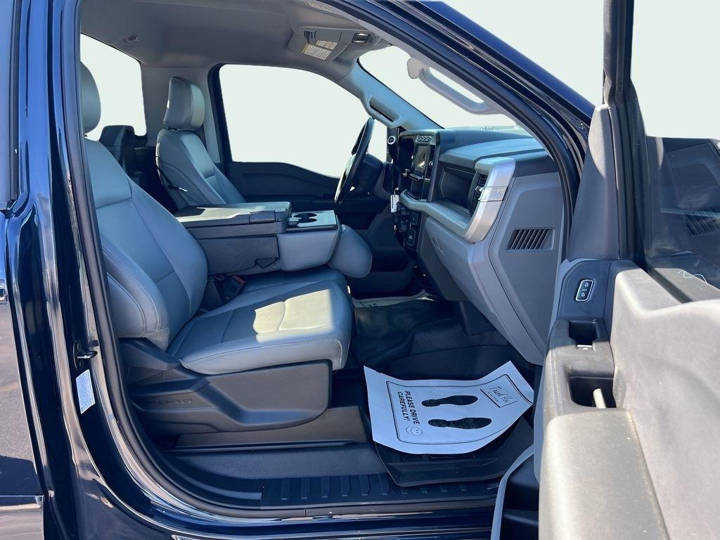 Ford F-350 SD XL DRW 4WD 2024