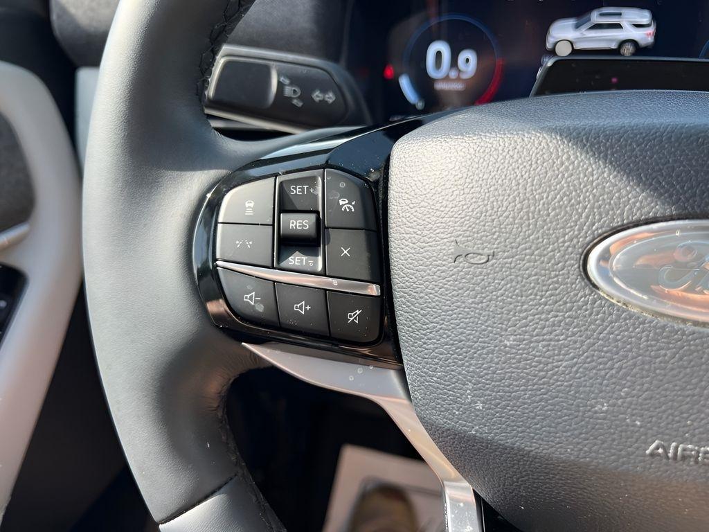 Ford Explorer Platinum AWD 2025