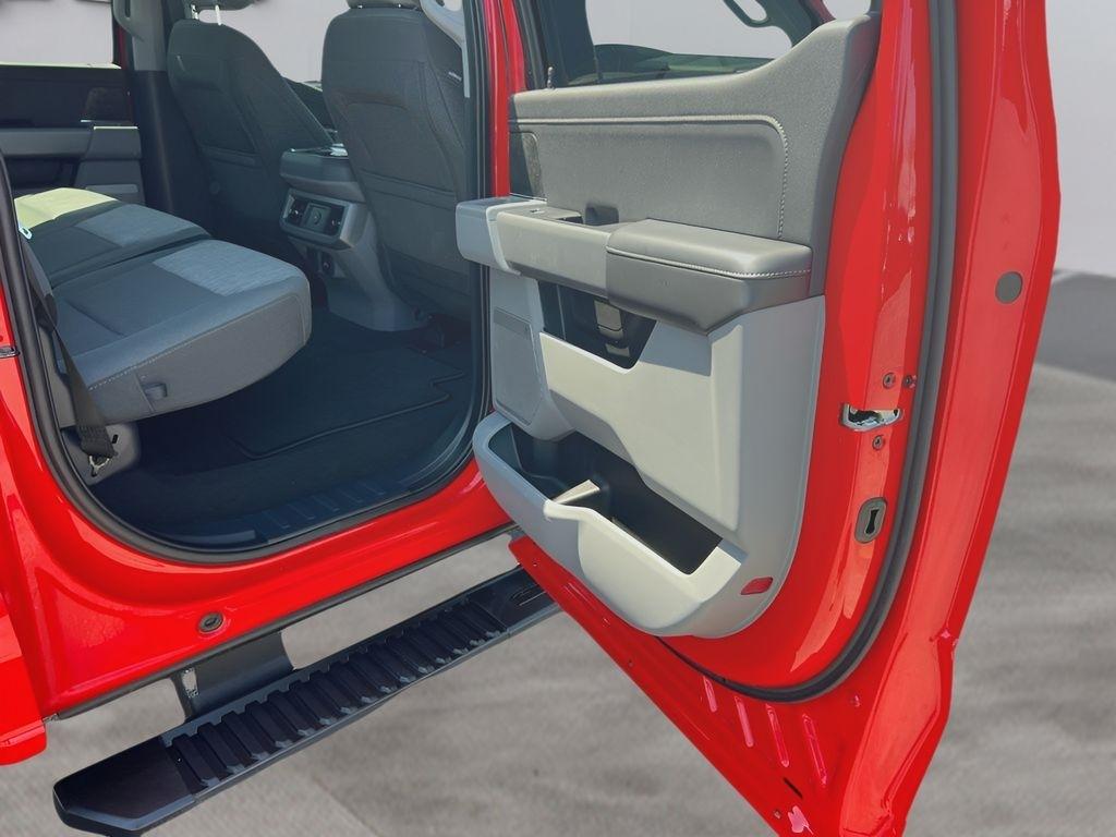 Ford F-250 SD XLT Crew Cab 4WD 2024