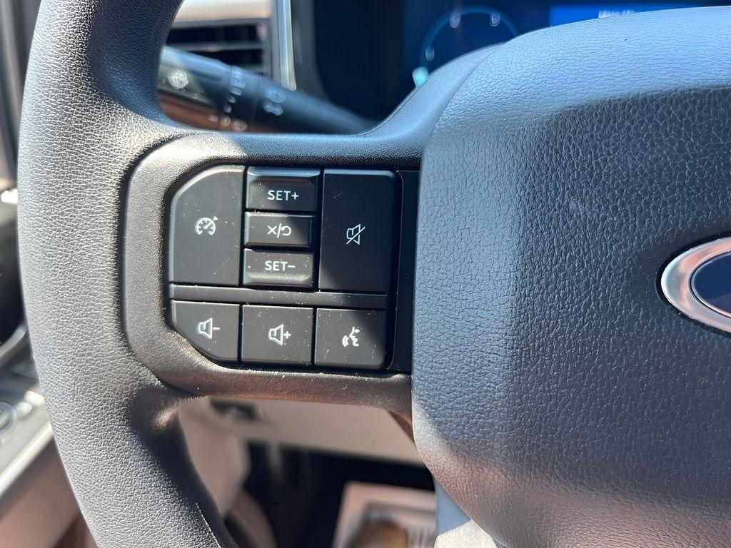 Ford F-250 SD XLT Crew Cab 4WD 2024