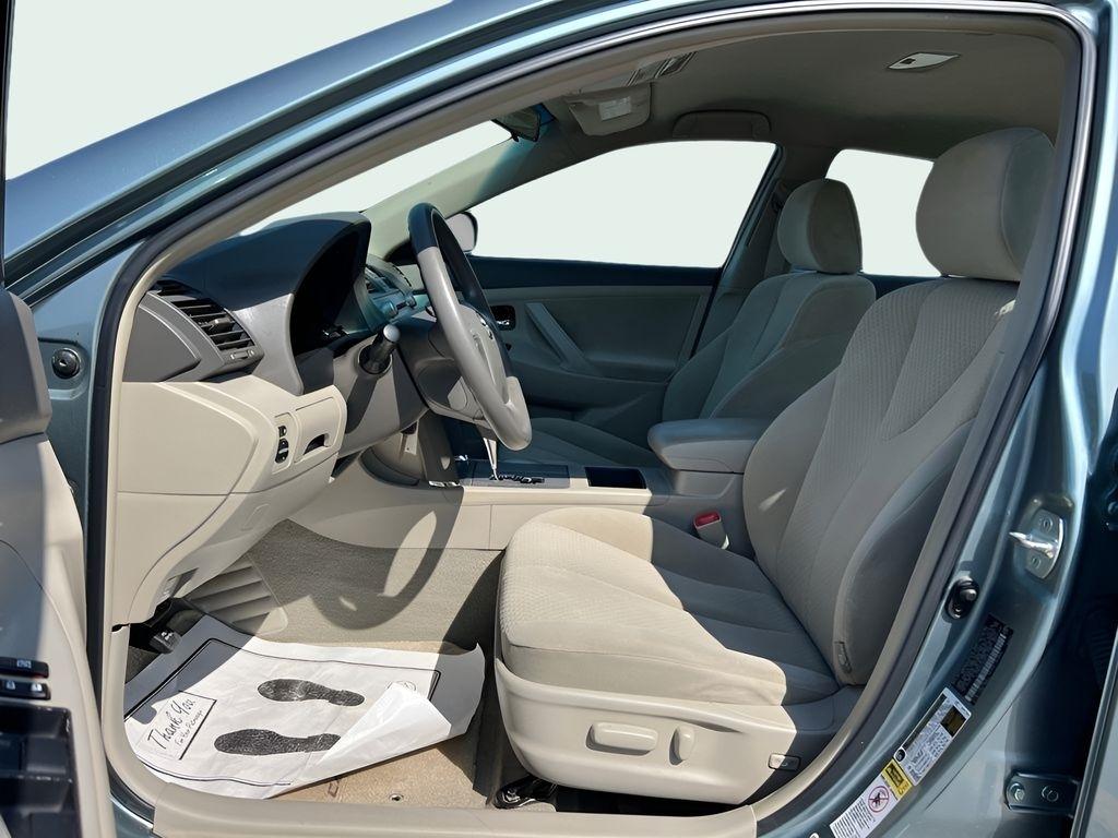 Toyota Camry SE 5-Spd AT 2009