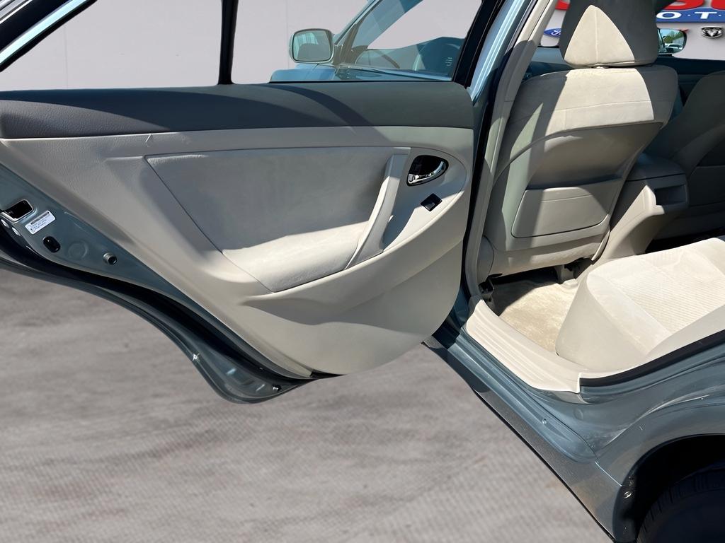 Toyota Camry SE 5-Spd AT 2009