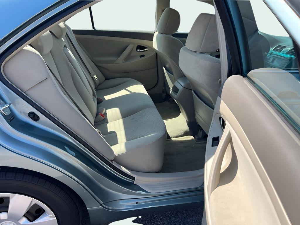 Toyota Camry SE 5-Spd AT 2009