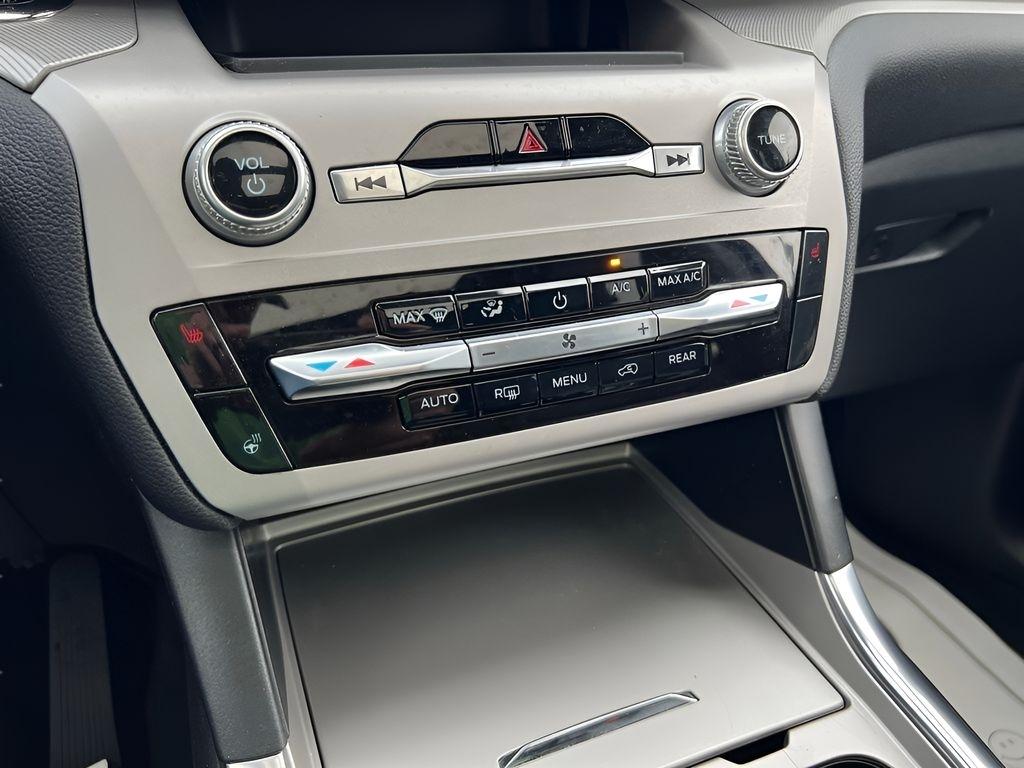 Ford Explorer XLT AWD 2023