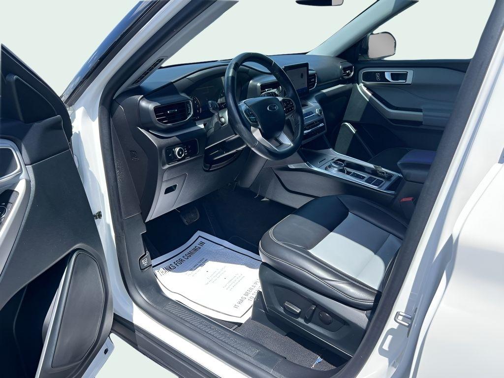 Ford Explorer XLT 2023