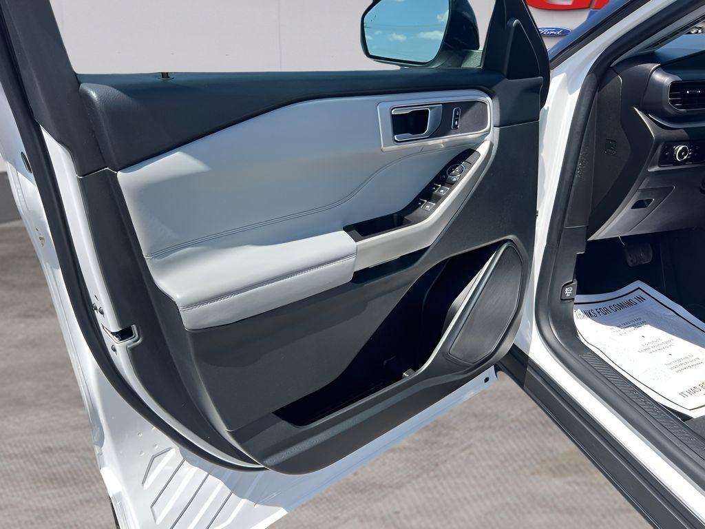 Ford Explorer XLT 2023