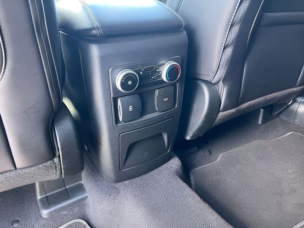 Ford Explorer XLT 2023