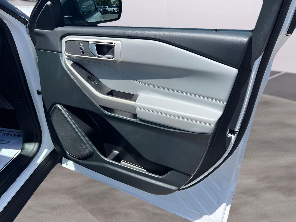Ford Explorer XLT 2023