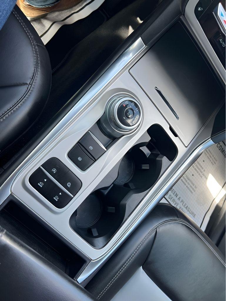 Ford Explorer XLT 2023