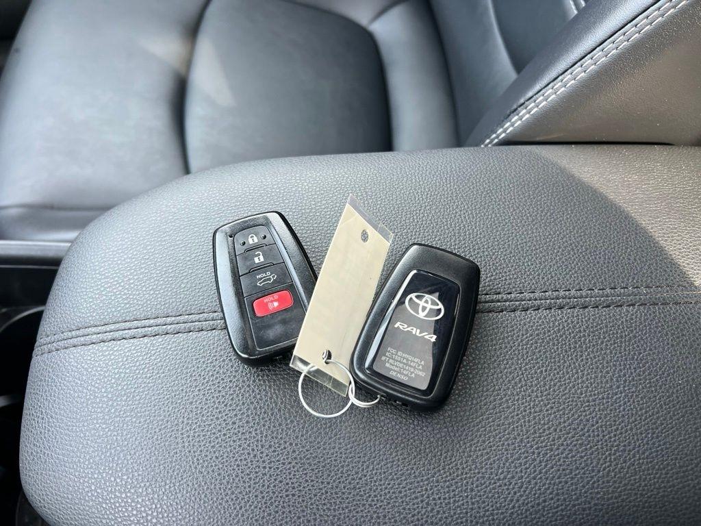 Toyota RAV4 Hybrid XLE Premium 2024