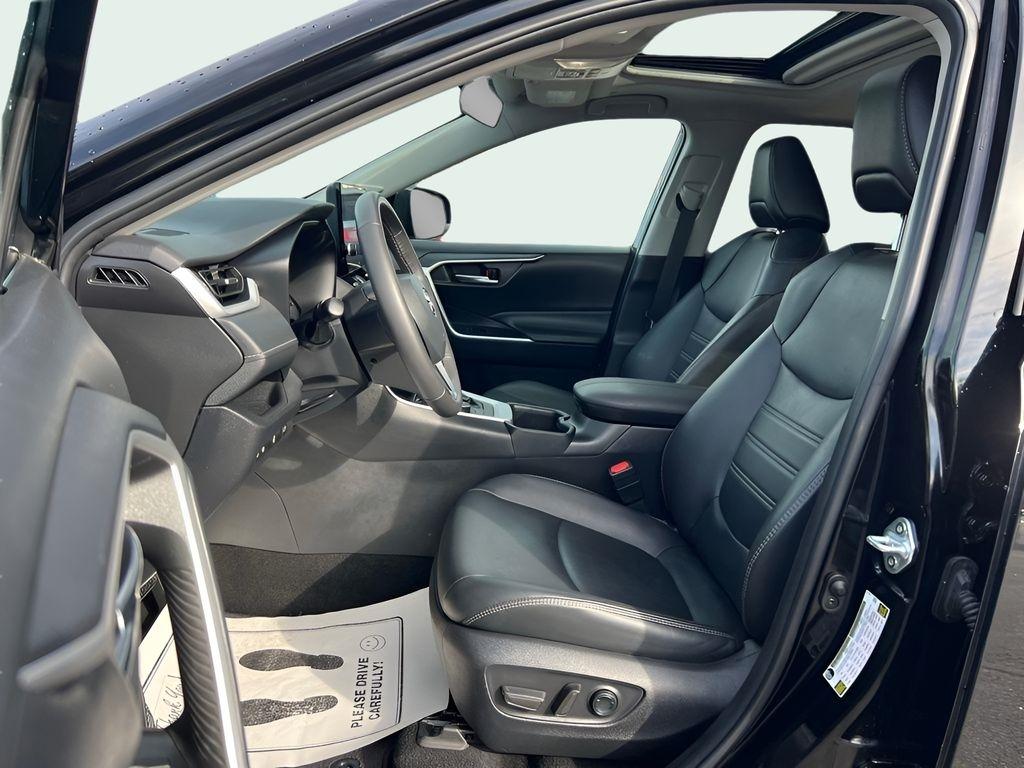 Toyota RAV4 Hybrid XLE Premium 2024