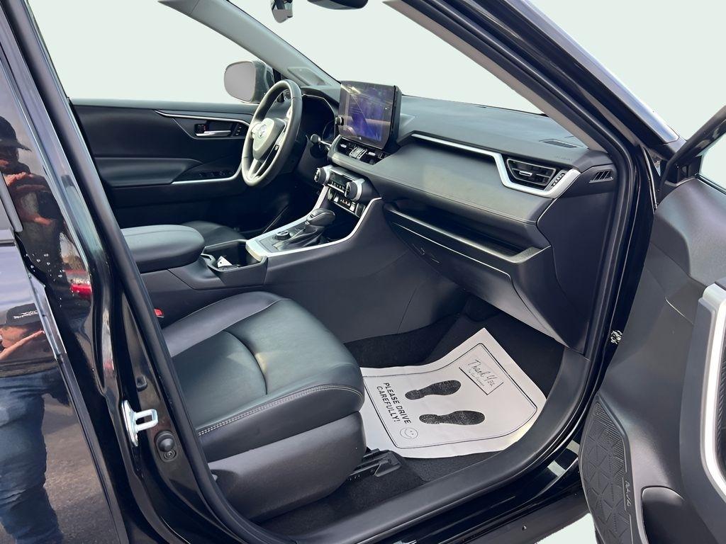 Toyota RAV4 Hybrid XLE Premium 2024