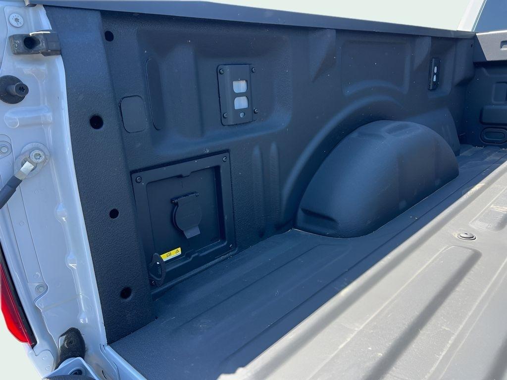 Ford F-150 STX SuperCab 4WD 2025