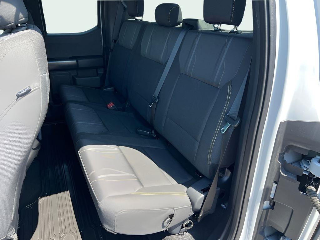 Ford F-150 STX SuperCab 4WD 2025