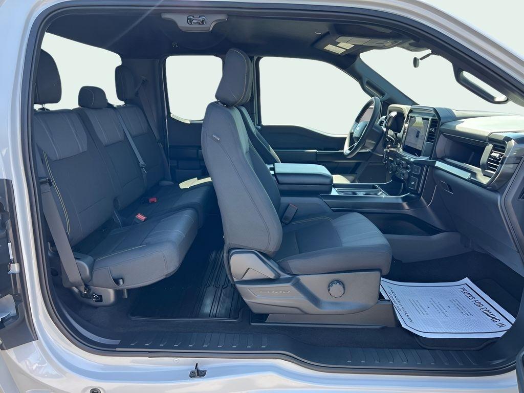 Ford F-150 STX SuperCab 4WD 2025