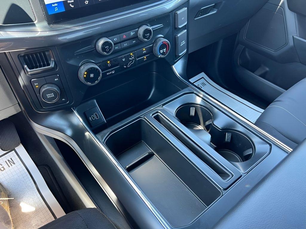 Ford F-150 STX SuperCab 4WD 2025