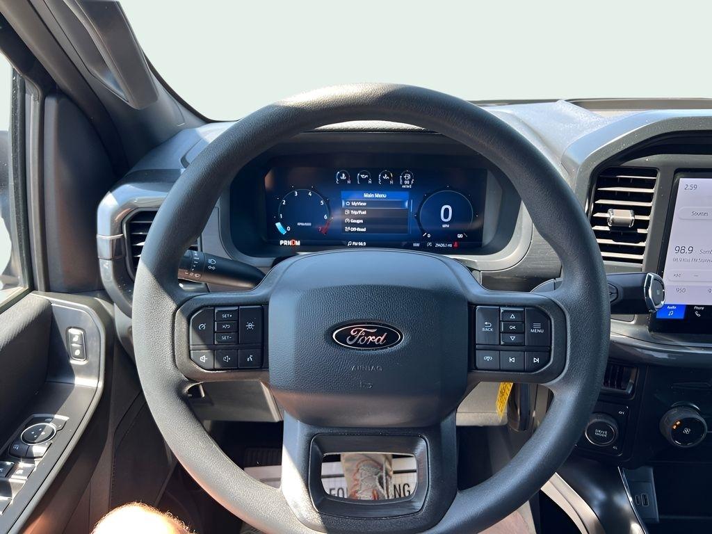Ford F-150 STX SuperCab 4WD 2025