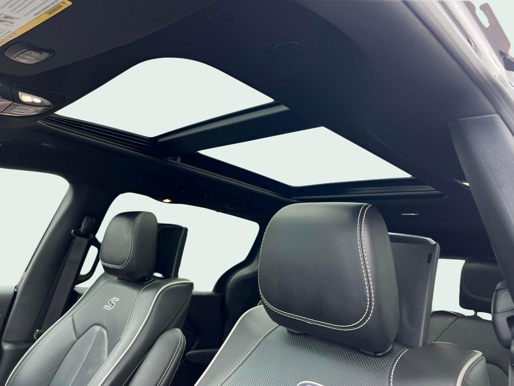 Chrysler Pacifica Limited 2024