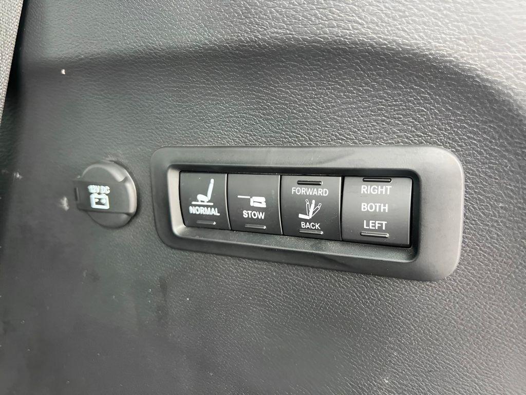 Chrysler Pacifica Limited 2024