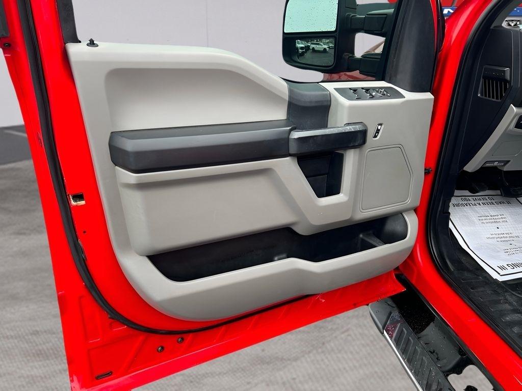 Ford F-350 SD XL Crew Cab 4WD 2017