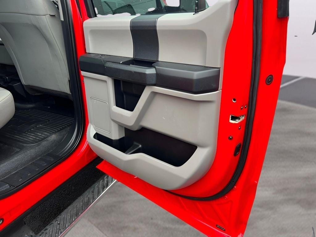 Ford F-350 SD XL Crew Cab 4WD 2017