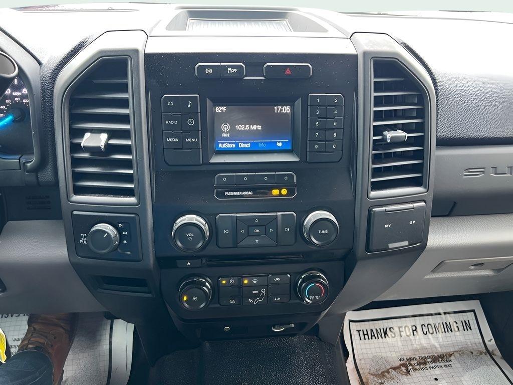 Ford F-350 SD XL Crew Cab 4WD 2017