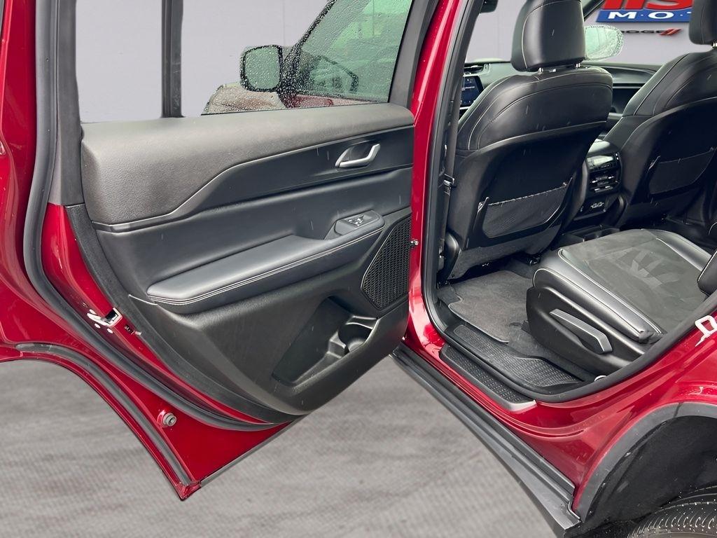 Jeep Grand Cherokee L Laredo 4WD 2025