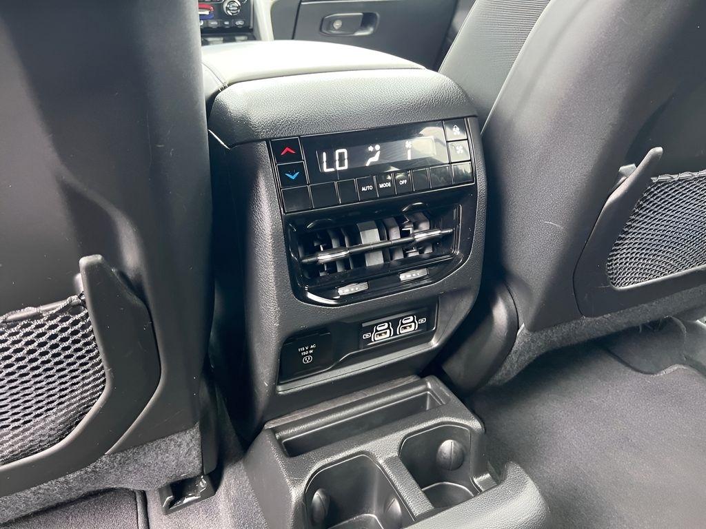 Jeep Grand Cherokee L Laredo 4WD 2025