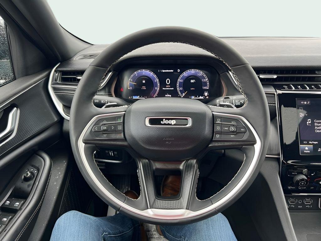 Jeep Grand Cherokee L Laredo 4WD 2025