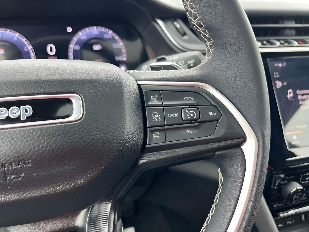 Jeep Grand Cherokee L Laredo 4WD 2025