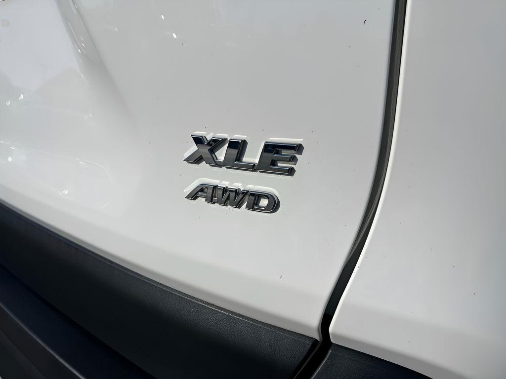 Toyota RAV4 XLE AWD 2019