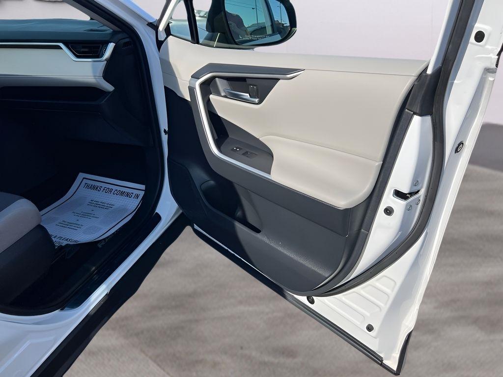 Toyota RAV4 XLE AWD 2019