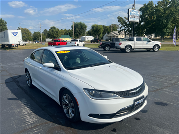 2015 Chrysler 200 4dr Sdn S AWD