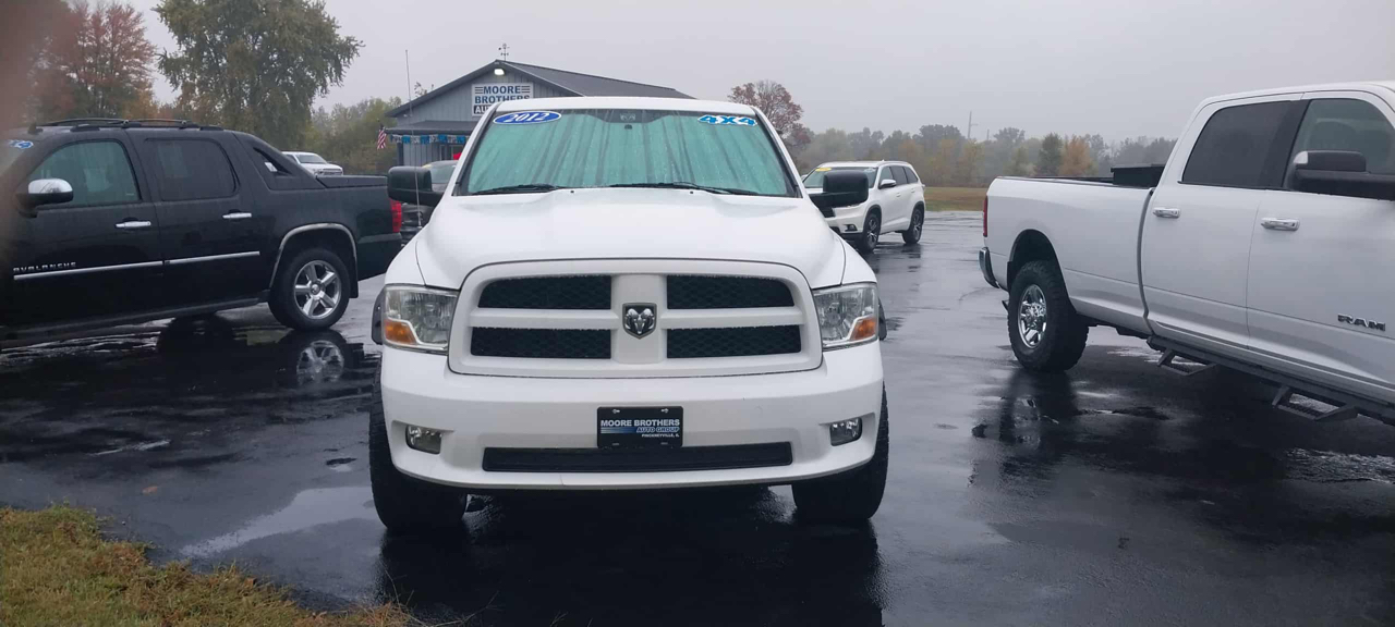 RAM 1500 4WD Crew Cab 140.5" Express 2012 RAM 1500 4WD Crew Cab 140.5" Express 2012