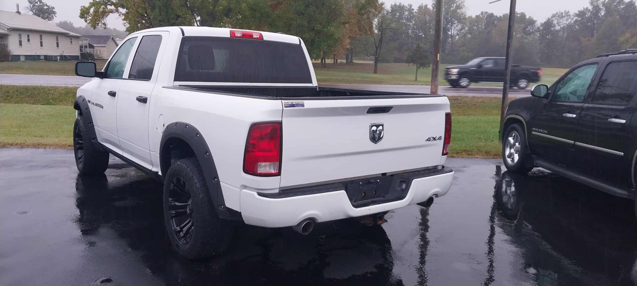 RAM 1500 4WD Crew Cab 140.5" Express 2012 RAM 1500 4WD Crew Cab 140.5" Express 2012