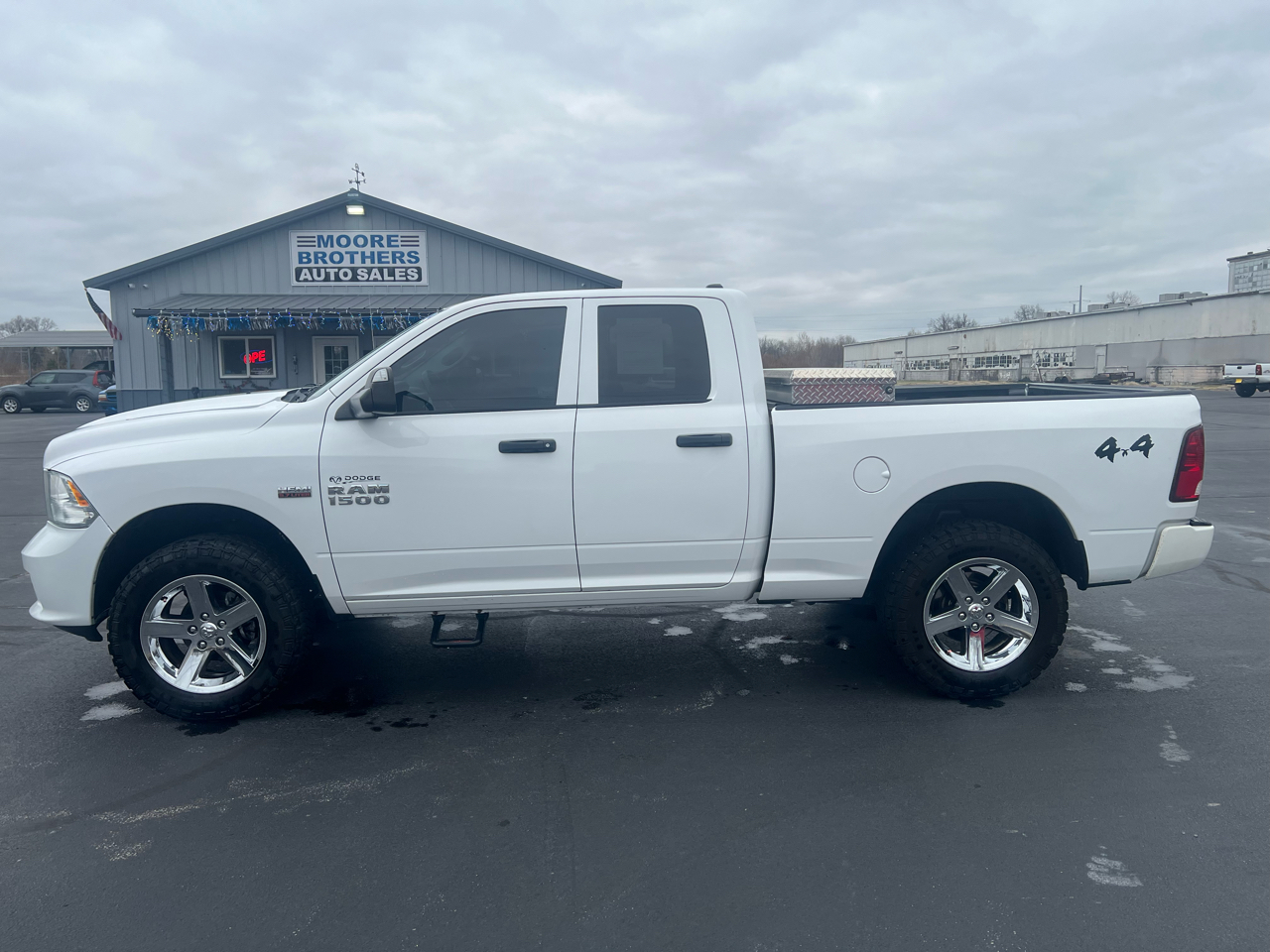 RAM 1500 4WD Quad Cab 140.5" Express 2014