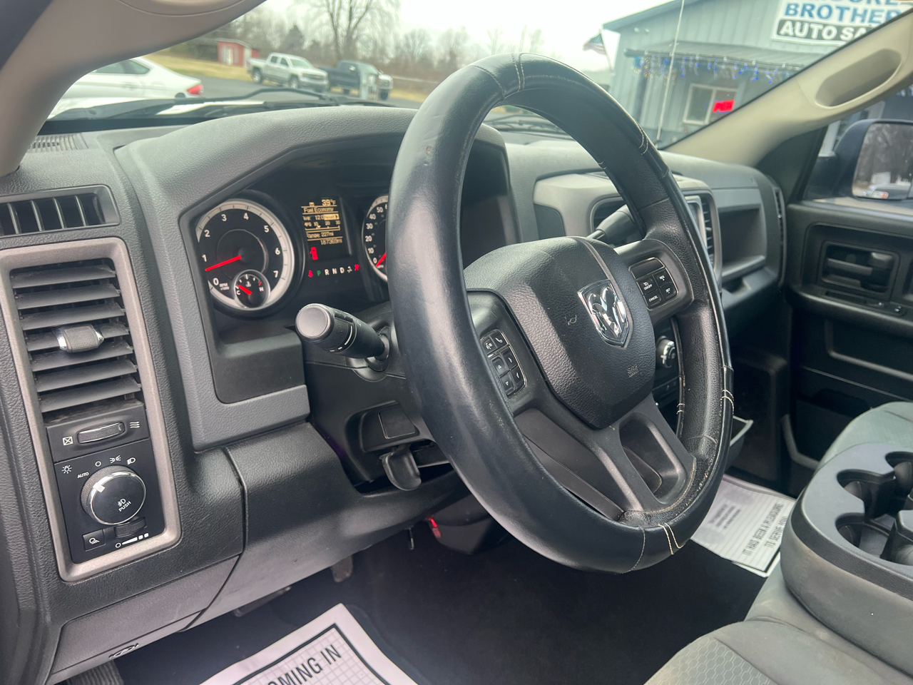 RAM 1500 4WD Quad Cab 140.5" Express 2014