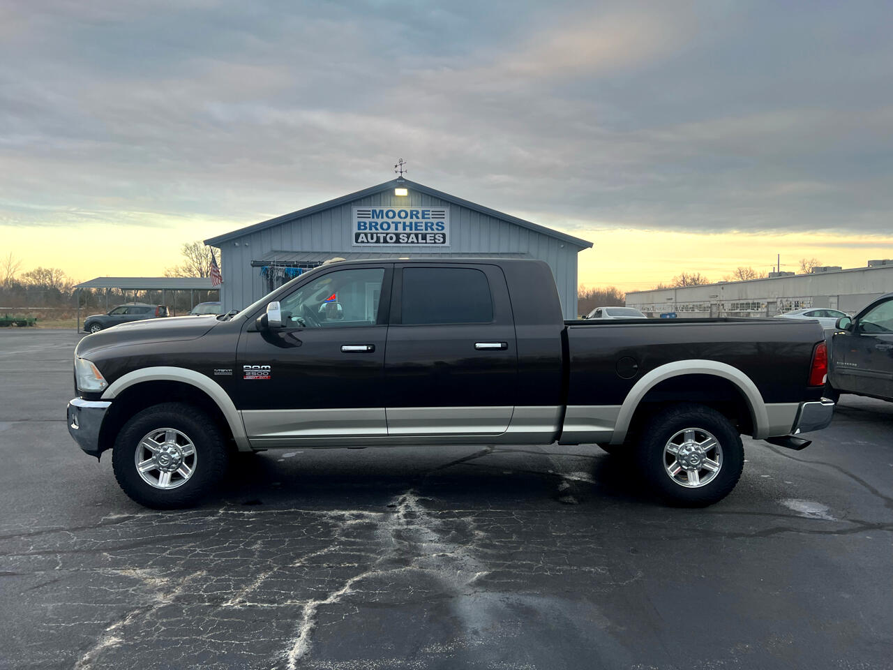 RAM 2500 4WD Mega Cab 160.5" Laramie 2011