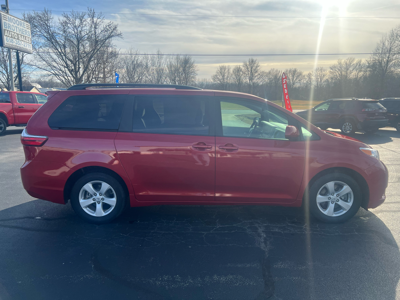 Toyota Sienna LE FWD 8-Passenger (Natl) 2017
