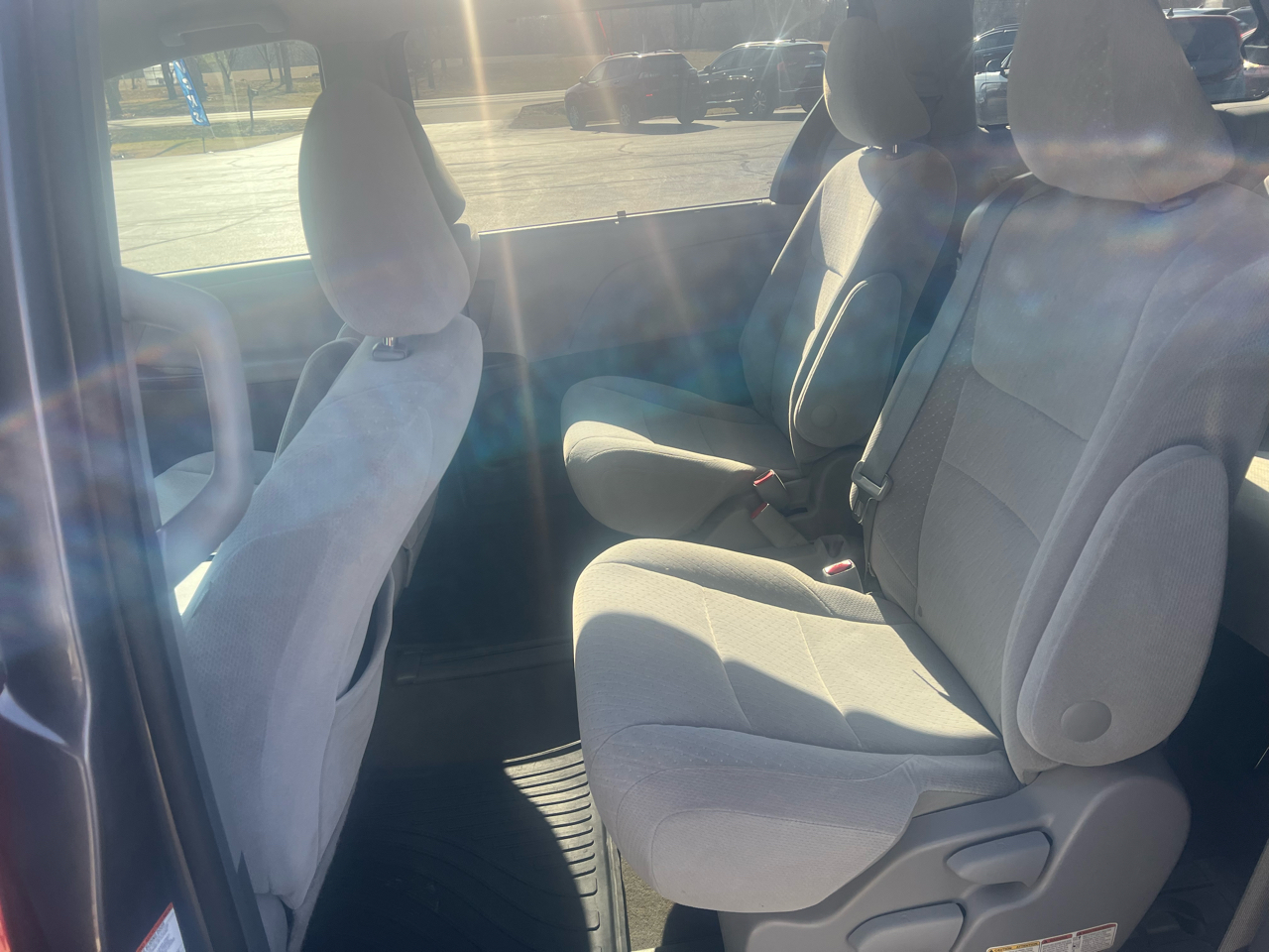 Toyota Sienna LE FWD 8-Passenger (Natl) 2017