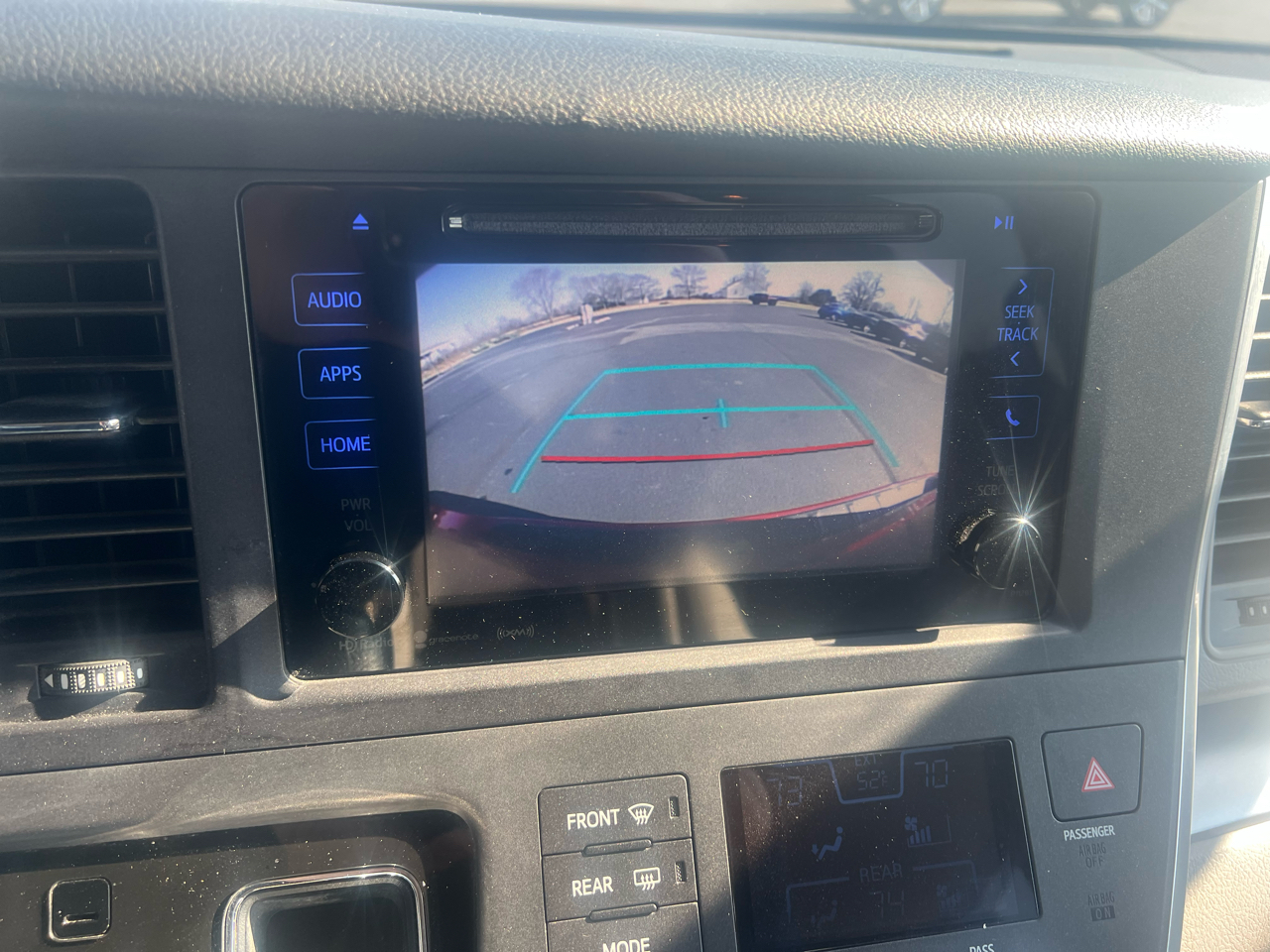 Toyota Sienna LE FWD 8-Passenger (Natl) 2017