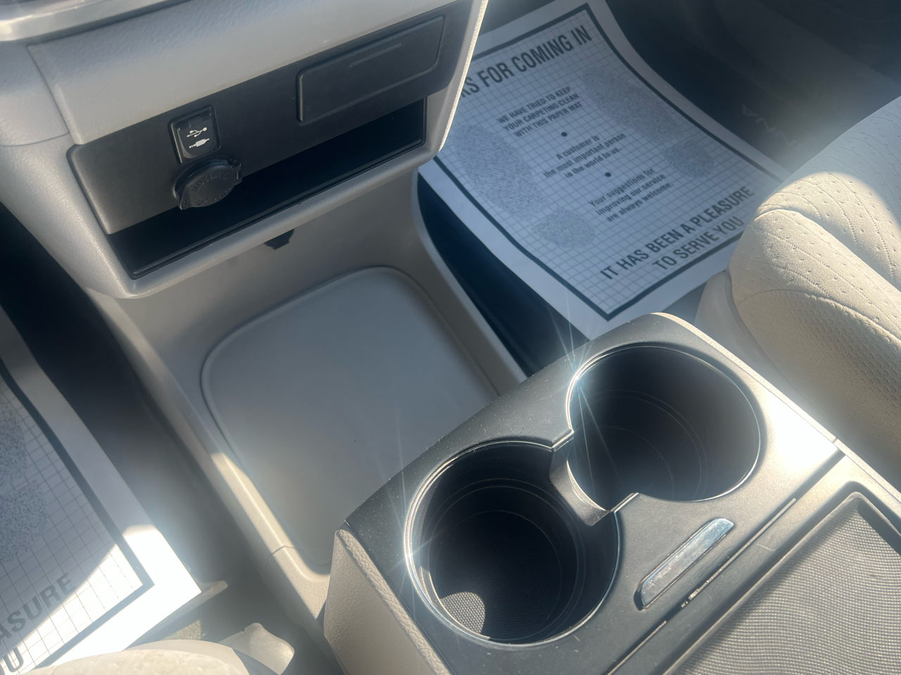 Toyota Sienna LE FWD 8-Passenger (Natl) 2017